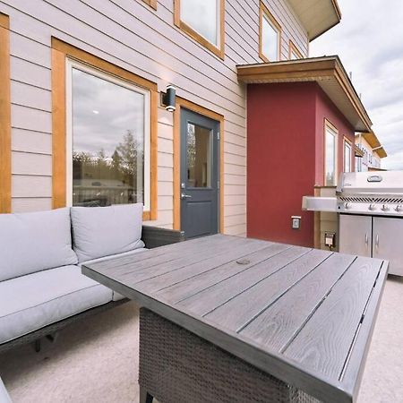 Oasis Getaway, Mins To Lake, King Bed, Dbl Garage Invermere Extérieur photo