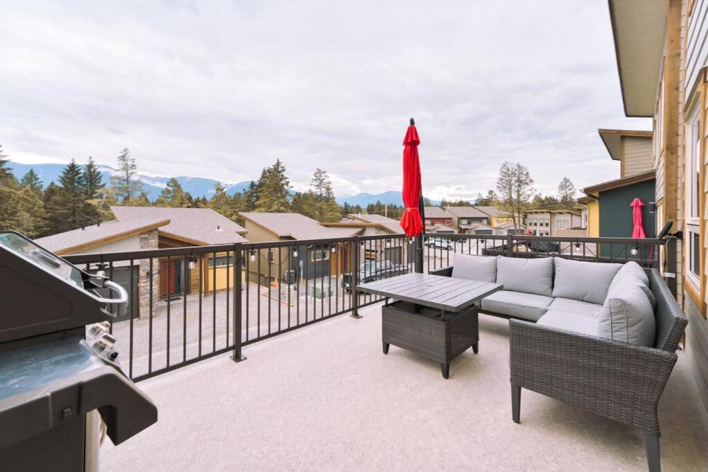 Oasis Getaway, Mins To Lake, King Bed, Dbl Garage Invermere Extérieur photo