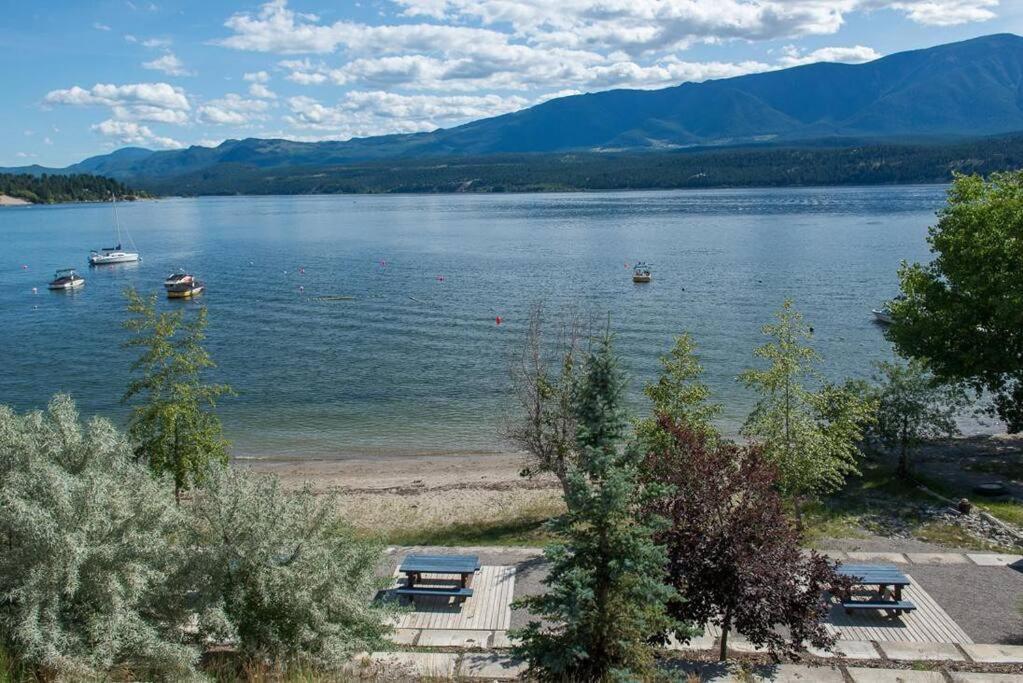 Oasis Getaway, Mins To Lake, King Bed, Dbl Garage Invermere Extérieur photo