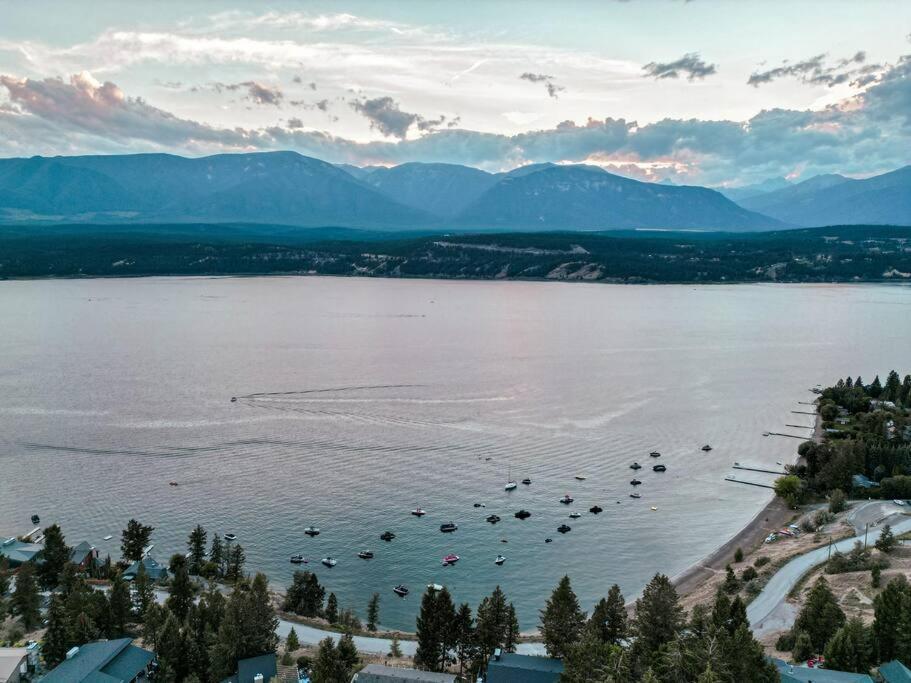 Oasis Getaway, Mins To Lake, King Bed, Dbl Garage Invermere Extérieur photo